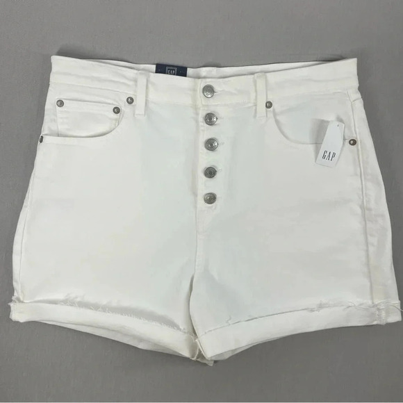 Gap White 4” High Rise Button Fly Cuffed Hem Shorts - Picture 2 of 6